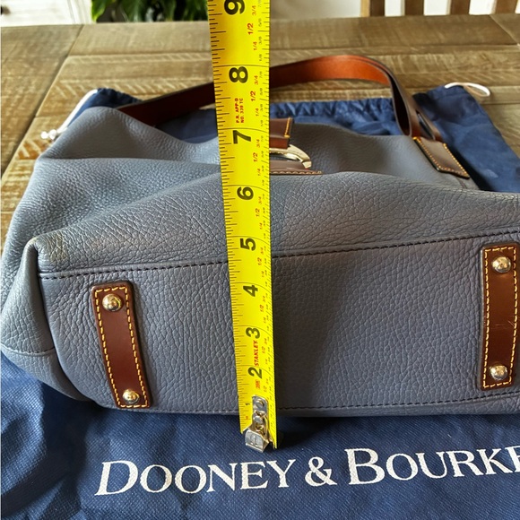 Dooney and Burke Stylish Blue Leather Shoulder Bag - Picture 8 of 10